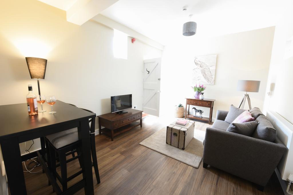 Woodstock Suites Charlton  Экстерьер фото